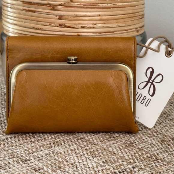 HOBO ROBIN Trifold Wallet Compact in Natural NWT - Picture 1 of 16